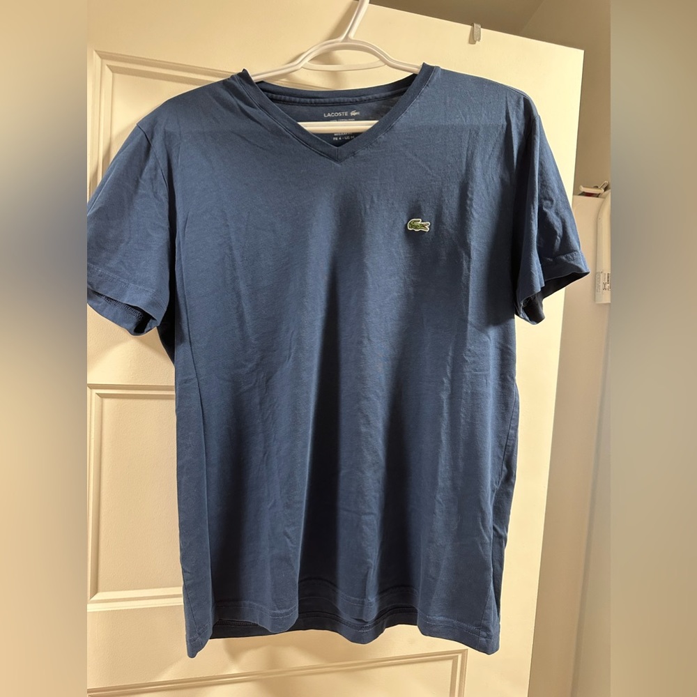 Lacoste v neck size m